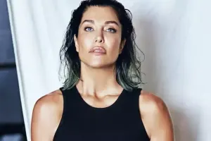 Qızına 2 il həbs cəzası verdirdi