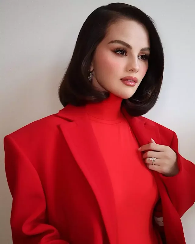 Geyimindən çox arıqlaması müzakirə yaratdı