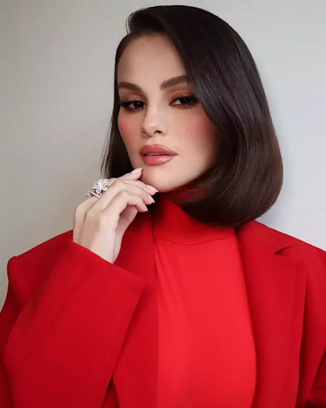 Geyimindən çox arıqlaması müzakirə yaratdı