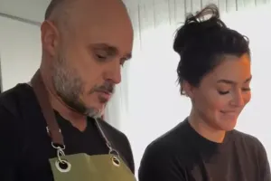 Miri Yusif xanımı ilə dolma bükdü