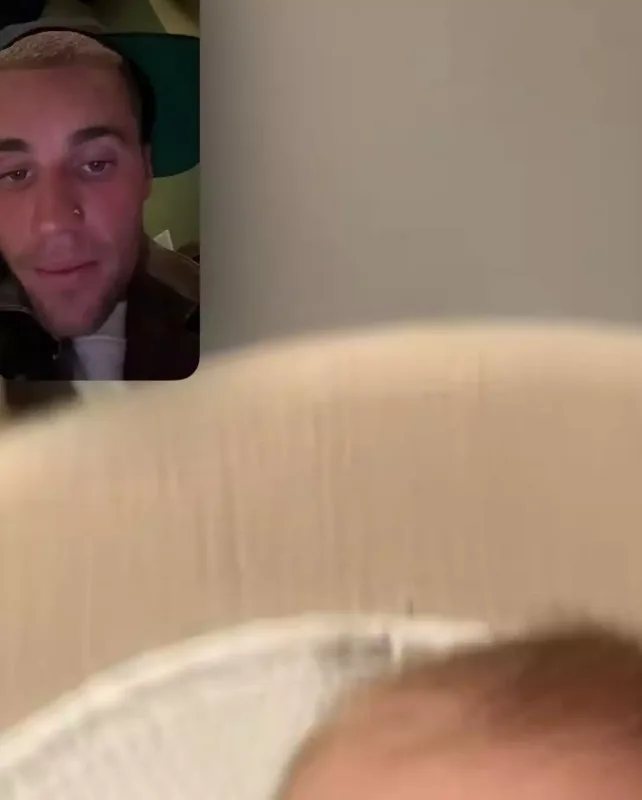 Castin oğlu ilə şəkillərini paylaşdı