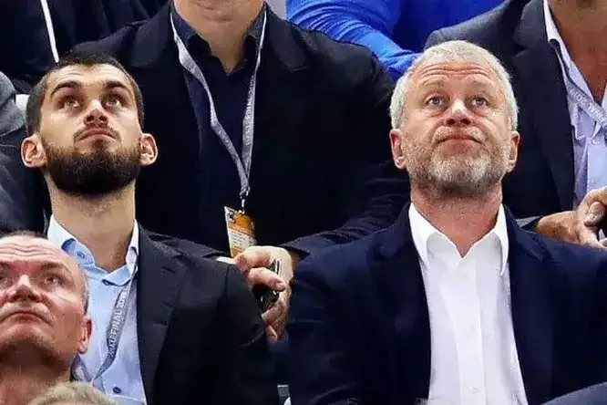 Milyarderin oğlu boşandı