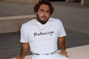 Ayaz yarıçılpaq fotosunu paylaşdı