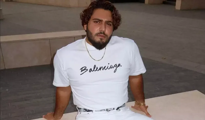 Ayaz yarıçılpaq fotosunu paylaşdı