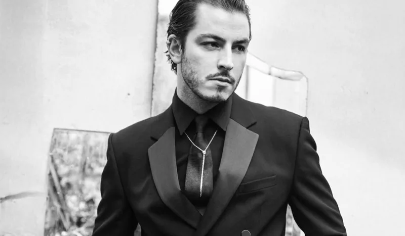 Aybükeni dəstəklədiyi üçün layihədən qovuldu