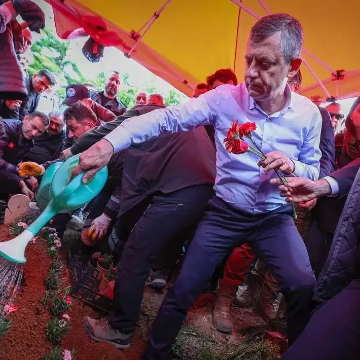 CHP sədri Volkan Konakın dəfn mərasimində