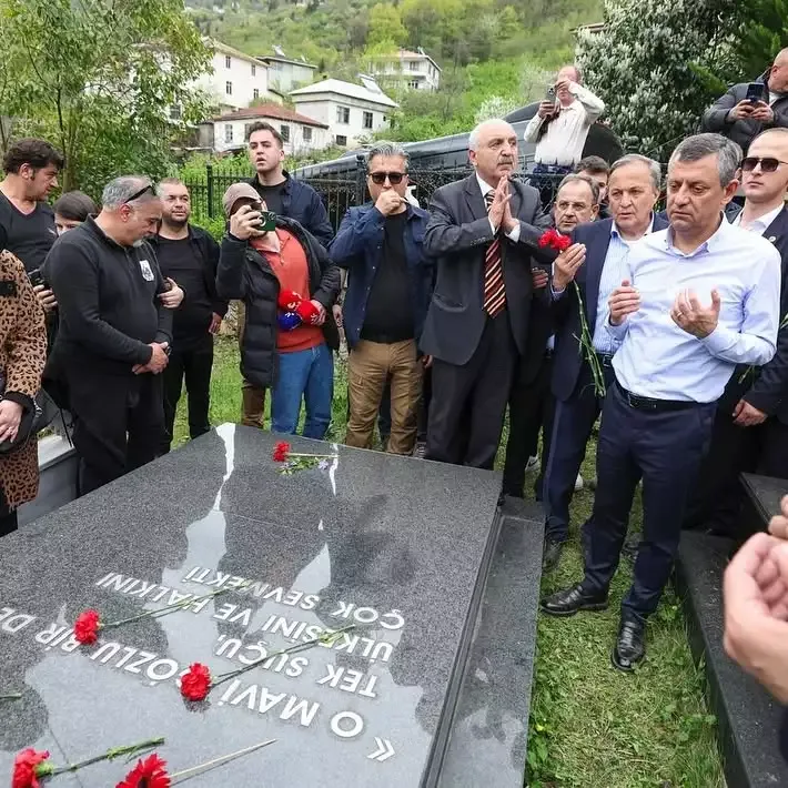 CHP sədri Volkan Konakın dəfn mərasimində