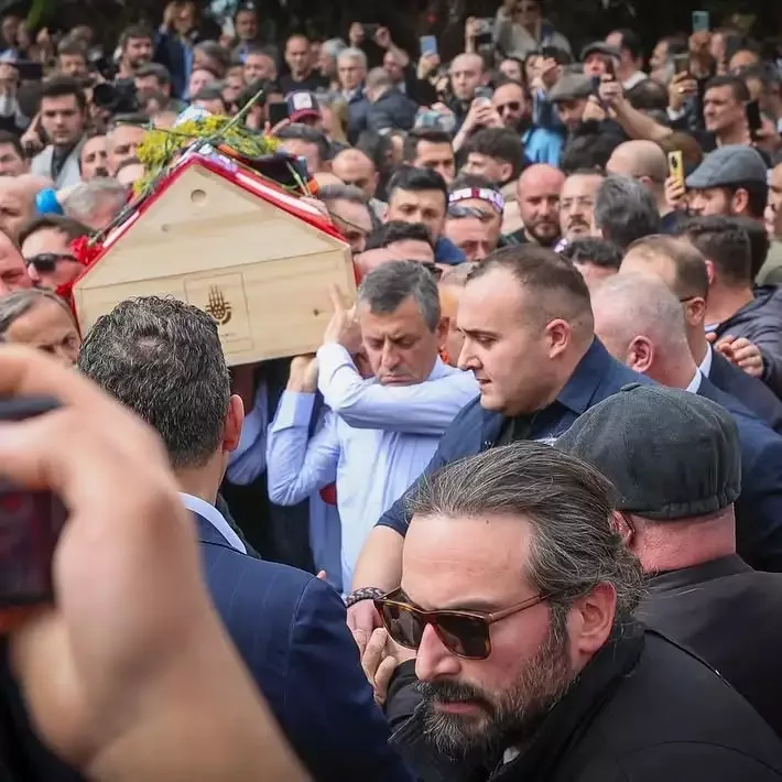 CHP sədri Volkan Konakın dəfn mərasimində