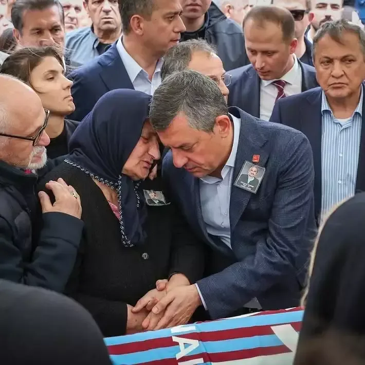 CHP sədri Volkan Konakın dəfn mərasimində