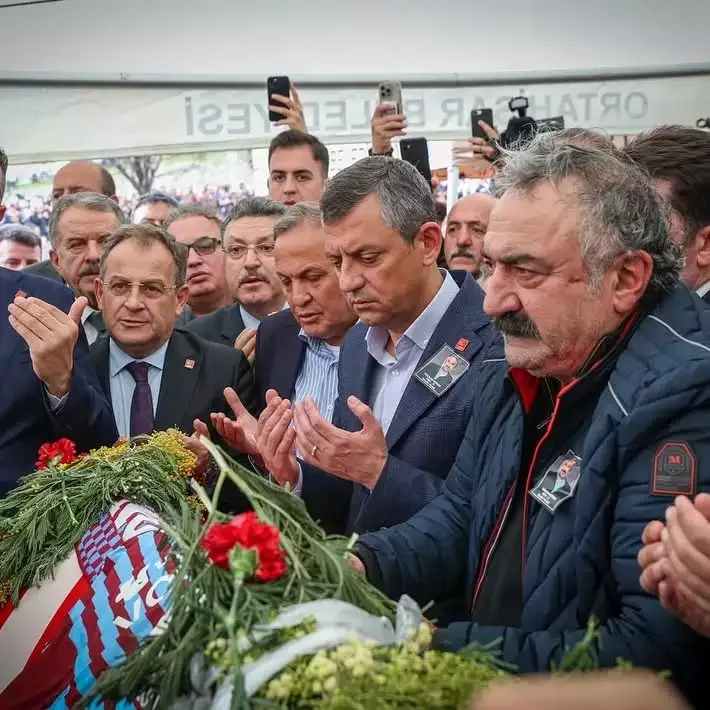 CHP sədri Volkan Konakın dəfn mərasimində