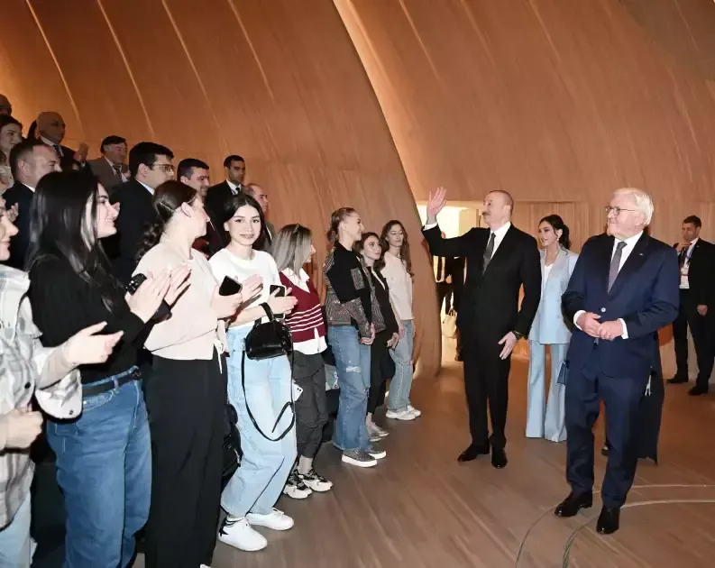 Prezidentlər konsertdə - Video