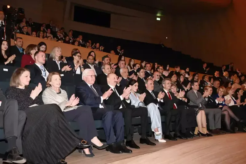 Prezidentlər konsertdə - Video