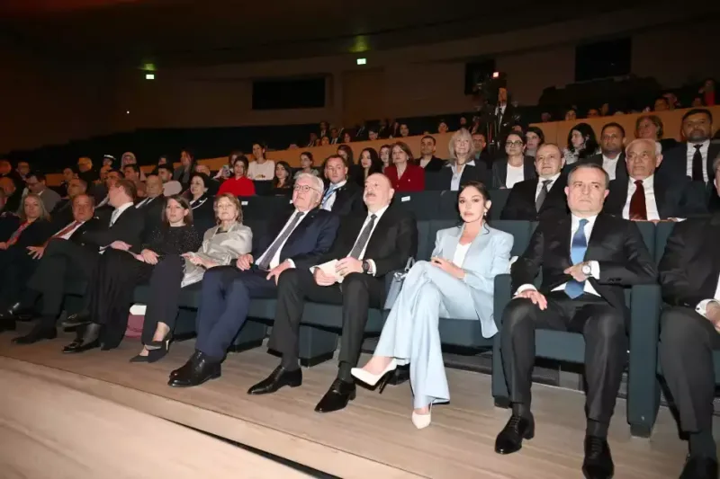 Prezidentlər konsertdə - Video