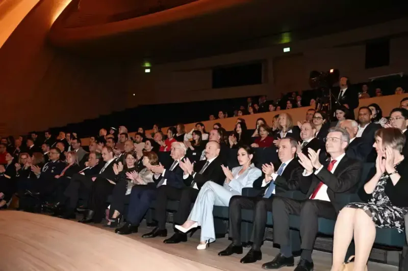 Prezidentlər konsertdə - Video