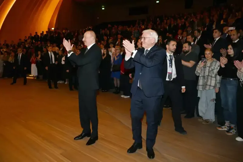 Prezidentlər konsertdə - Video