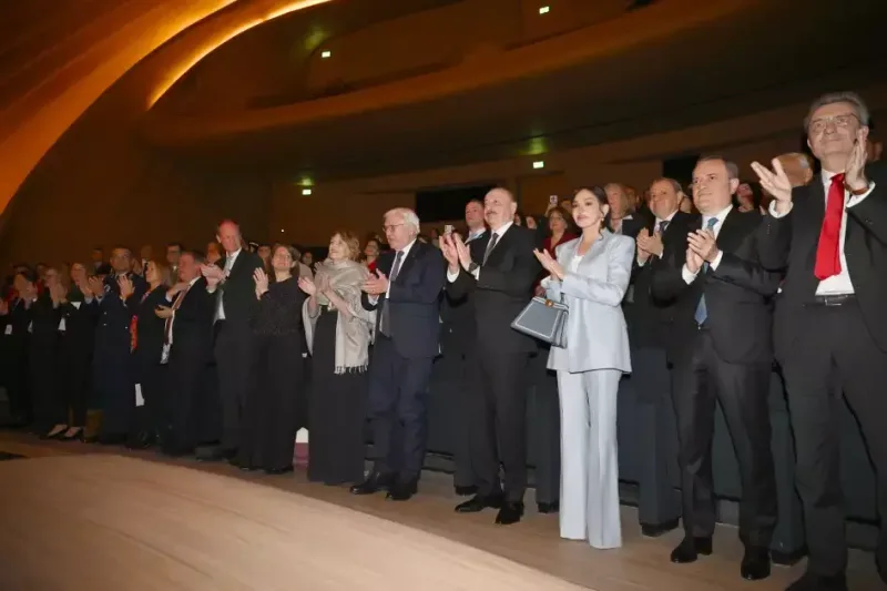 Prezidentlər konsertdə - Video