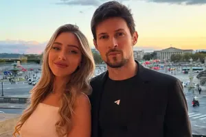 Sevgilisi Durovla yarıçılpaq fotosunu paylaşdı