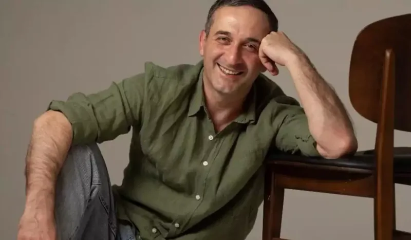 Hikmət 39 yaşı üçün kamera qarşısında