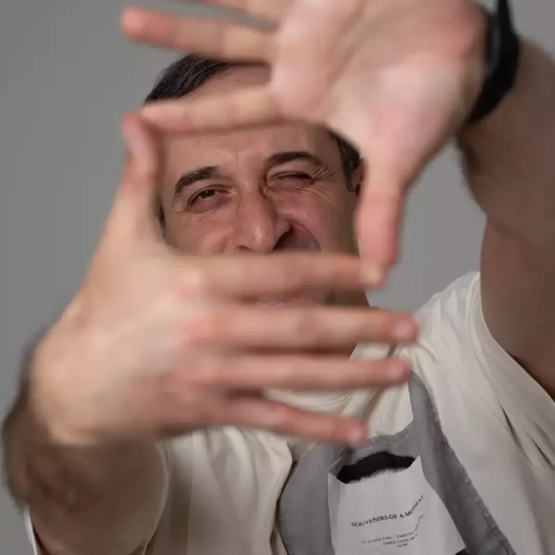 Hikmət 39 yaşı üçün kamera qarşısında