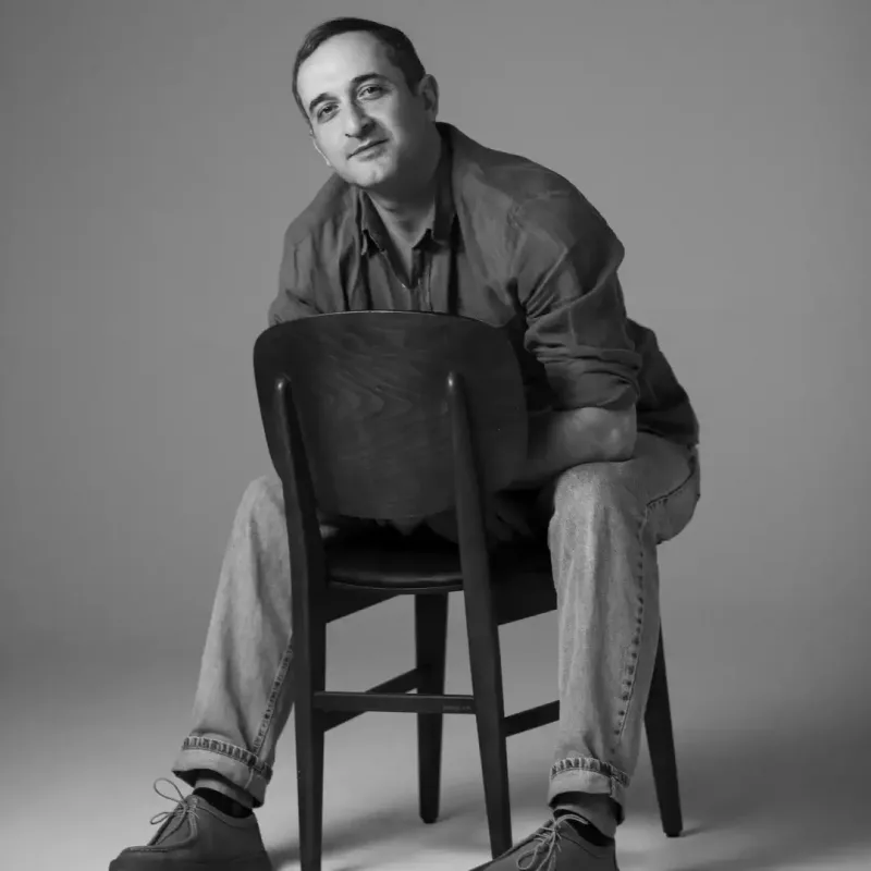 Hikmət 39 yaşı üçün kamera qarşısında