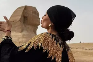 Raksana Misirə getdi