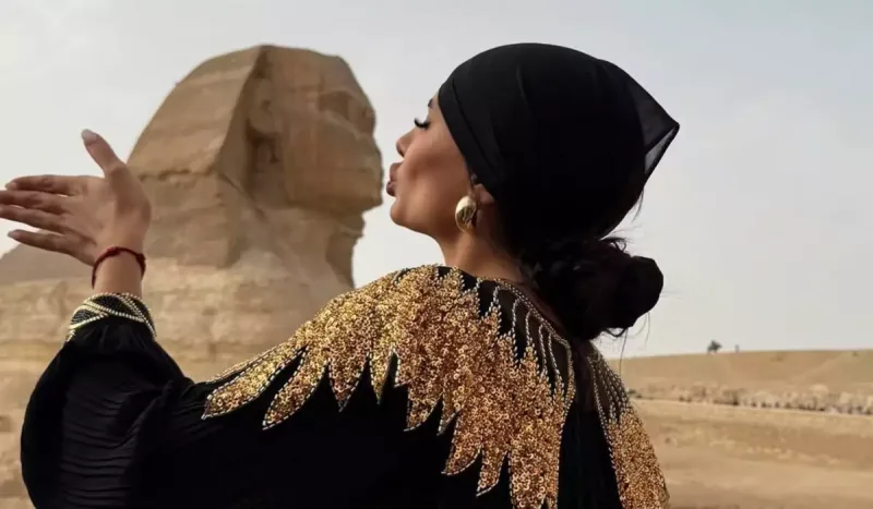 Raksana Misirə getdi