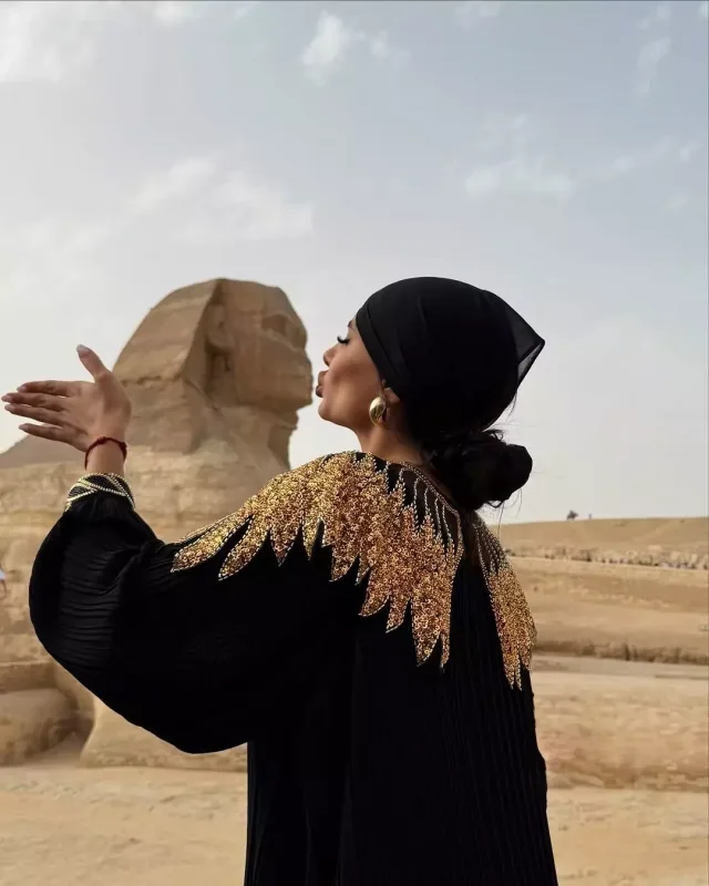 Raksana Misirə getdi