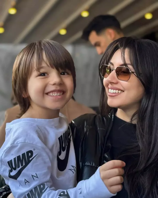 Safuradan kiçik oğlu ilə - Fotolar