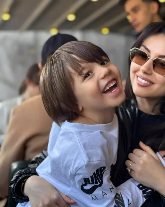 Safuradan kiçik oğlu ilə - Fotolar