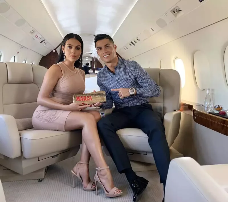 Ronaldo özünə yeni təyyarə aldı - Foto/Video