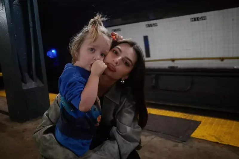 Ratakovski oğlu ilə metroda - Fotolar