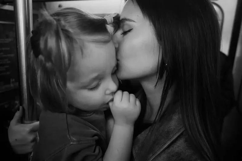 Ratakovski oğlu ilə metroda - Fotolar