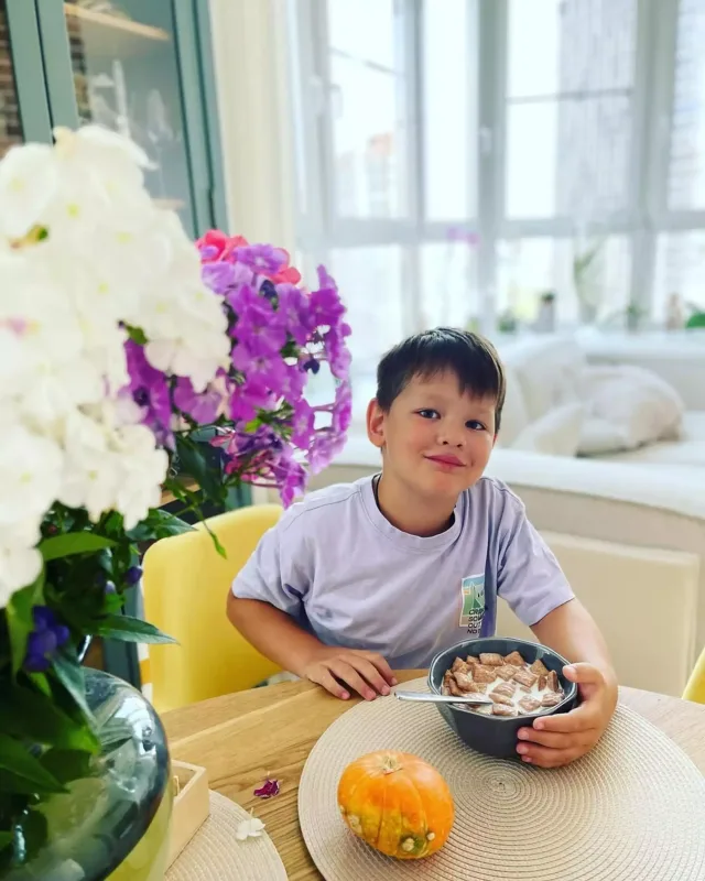 Aparıcının keçmiş xanımı ilə oğlunu ölkədən çıxmasına icazə vermədilər