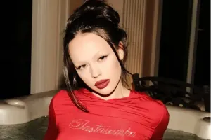 Məşhur müğənni futbol klubunu aldı