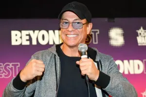 Van Damm cinsi cinayət ittihamlarını rədd etdi!