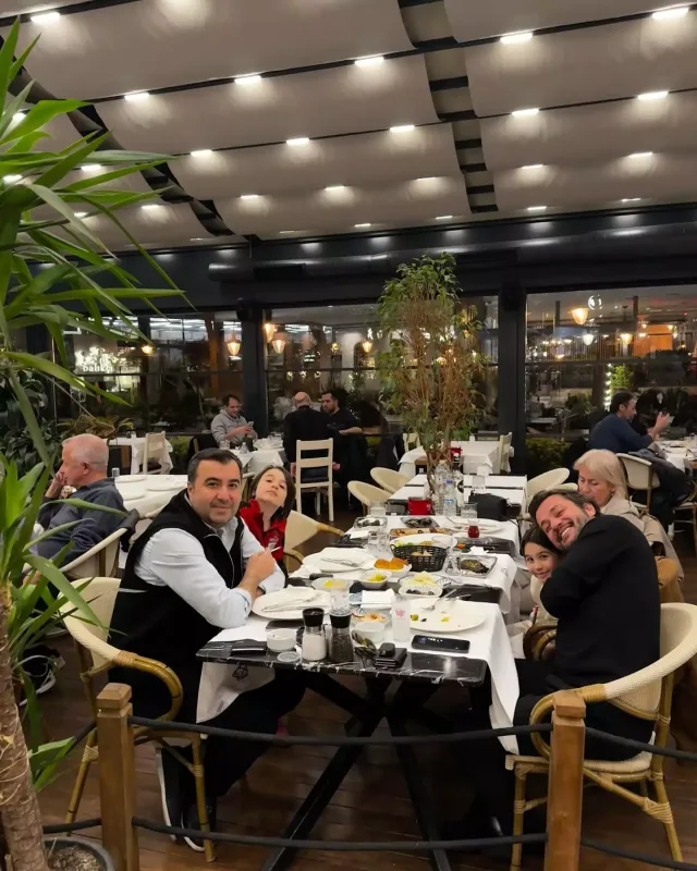 Safuradan ailəsi ilə fotolar