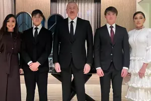 Prezident ailəsi ilə...