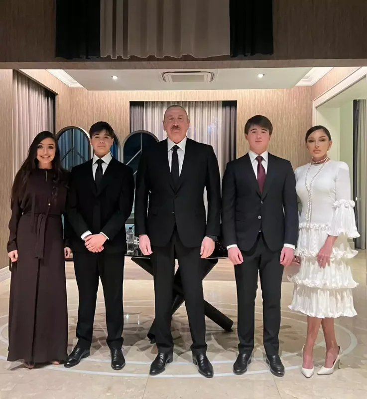 Prezident ailəsi ilə...