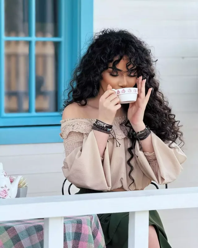 Zeynəbdən özbək müğənni ilə iş birliyi