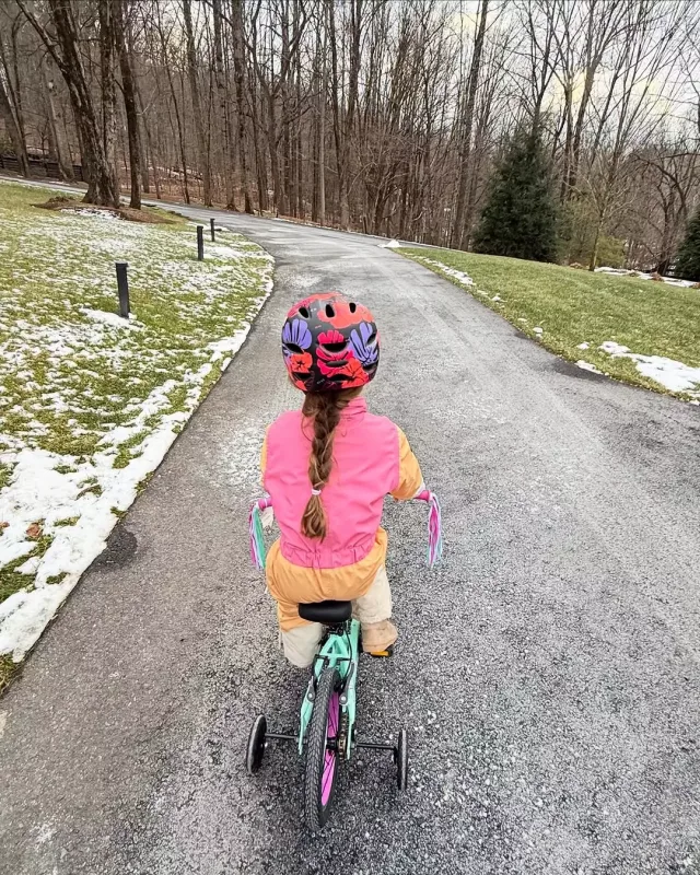 Cici qızının yeni fotolarını paylaşdı