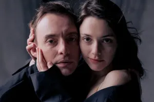 Rusiyalı aktyoru sevgilisi bıçaqladı!