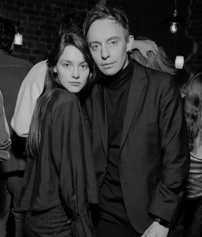 Rusiyalı aktyoru sevgilisi bıçaqladı!