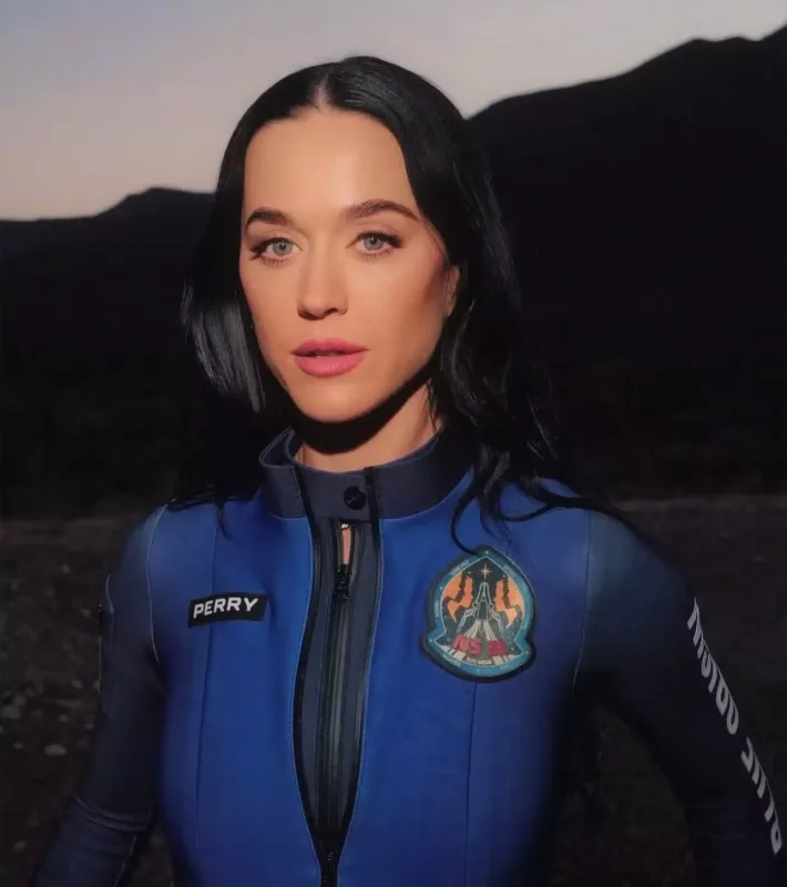 Keti Perri kosmosa uçdu