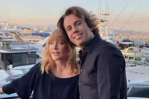 Qalkindən xanımı Puqaçova ilə paylaşım