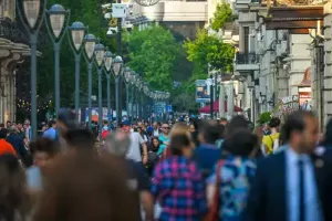 Azərbaycan əhalisinin sayı artıb