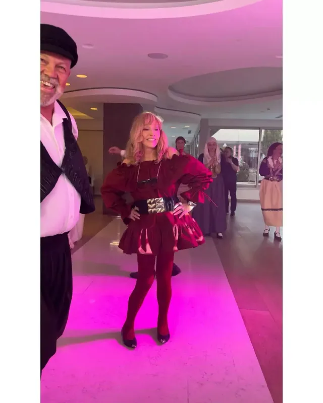 Puqaçova 76 yaşını belə qeyd etdi - Fotolar