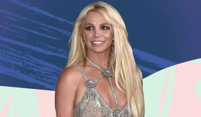 Spirs illər sonra oğlunun fotosunu paylaşdı