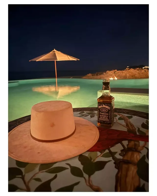 Spirs illər sonra oğlunun fotosunu paylaşdı