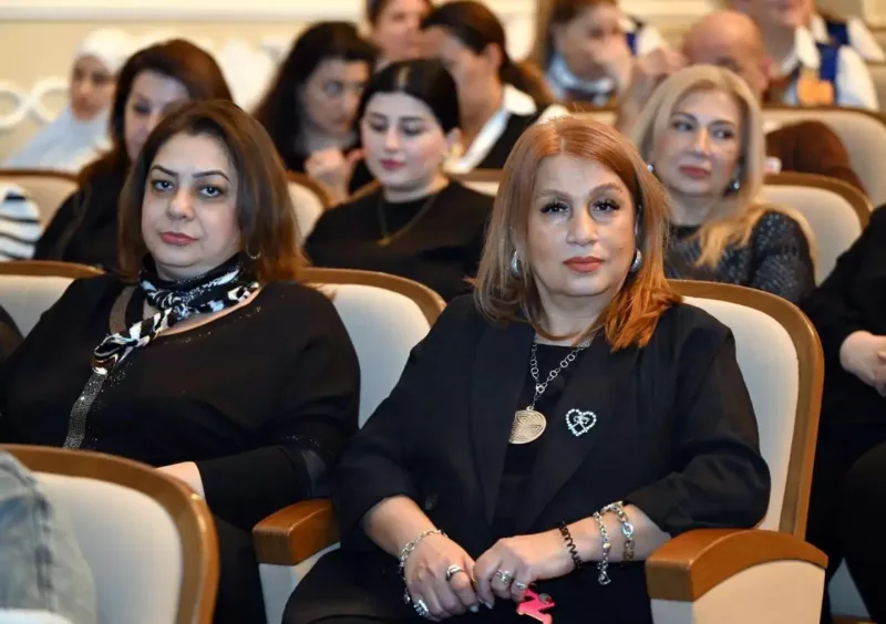 Nazir aktyorlarla görüşdü