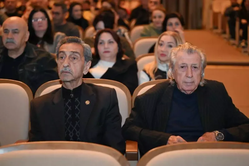 Nazir aktyorlarla görüşdü